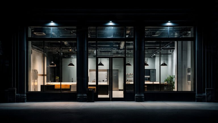Wren Kitchens showroom closed