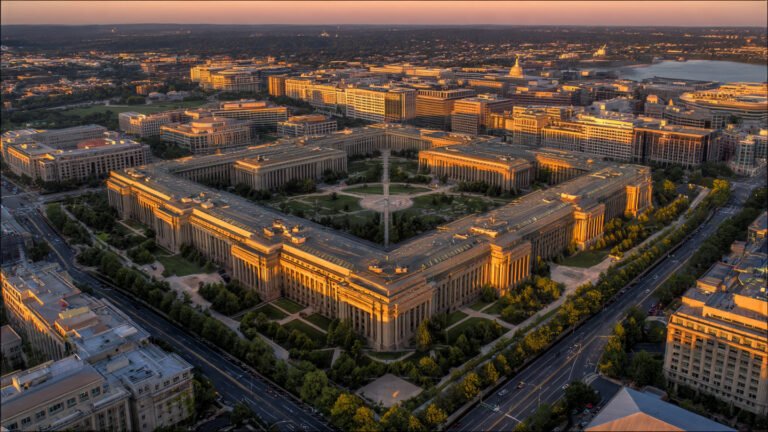 Pentagon disarray staff purge concern