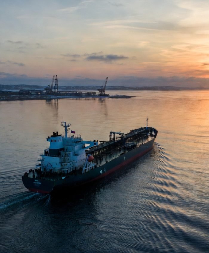 Russia oil export tanker sailing through Arctic waters in 2026, symbolising rising Russian crude oil revenues